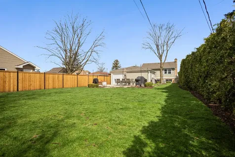 216 East Fremont Avenue Elmhurst IL 60126