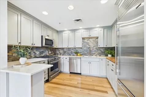 977 Harris Road Grayslake IL 60030