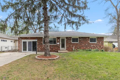 2241 Alby Street Alton IL 62002