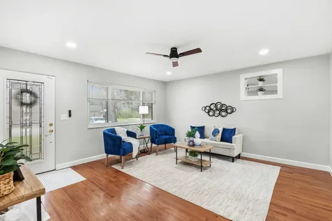 2241 Alby Street Alton IL 62002