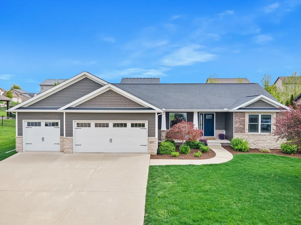 6007 Roughleaf Avenue Bloomington IL 61705