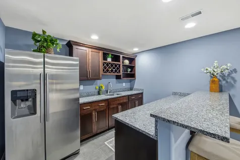 6007 Roughleaf Avenue Bloomington IL 61705