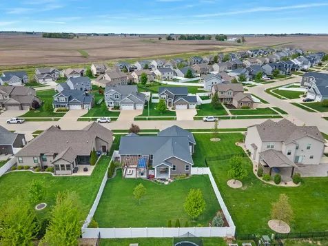 6007 Roughleaf Avenue Bloomington IL 61705