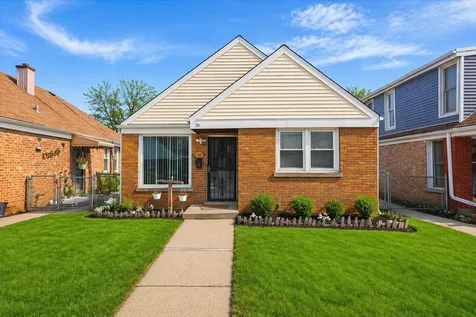 33 49TH Avenue Bellwood IL 60104