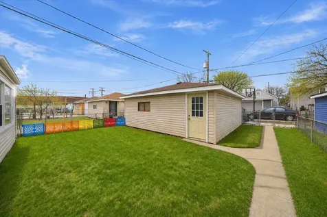 33 49TH Avenue Bellwood IL 60104