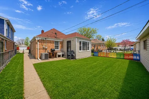 33 49TH Avenue Bellwood IL 60104