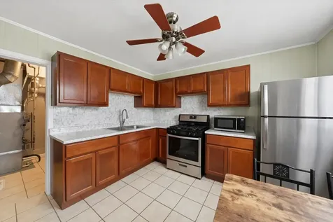 33 49TH Avenue Bellwood IL 60104