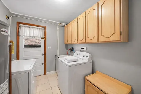33 49TH Avenue Bellwood IL 60104