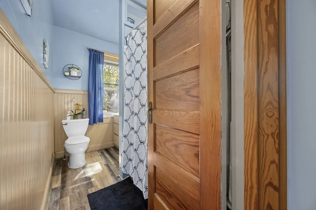 427 Grand Avenue Aurora IL 60506
