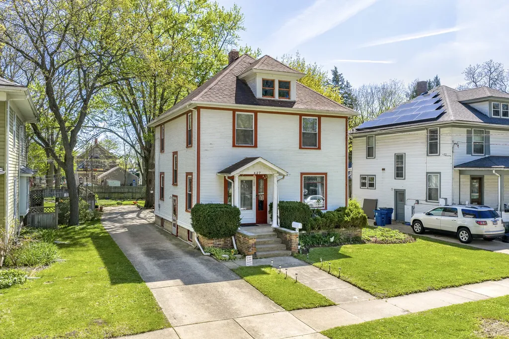 427 Grand Avenue Aurora IL 60506