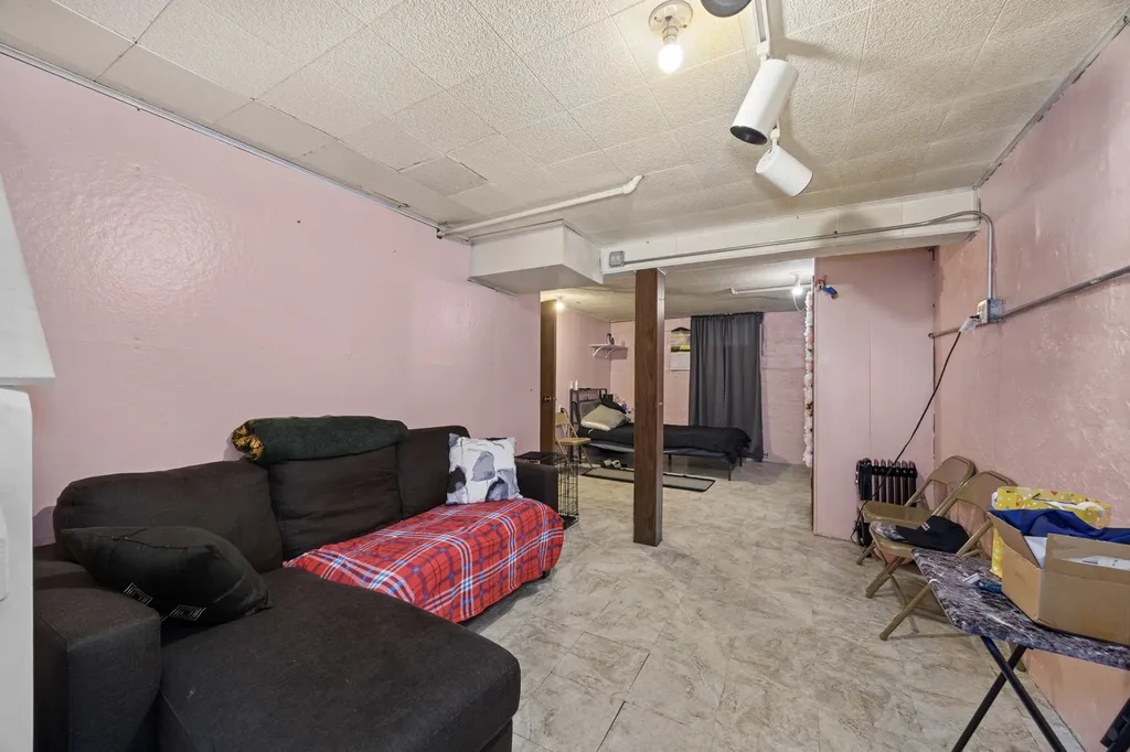 427 Grand Avenue Aurora IL 60506