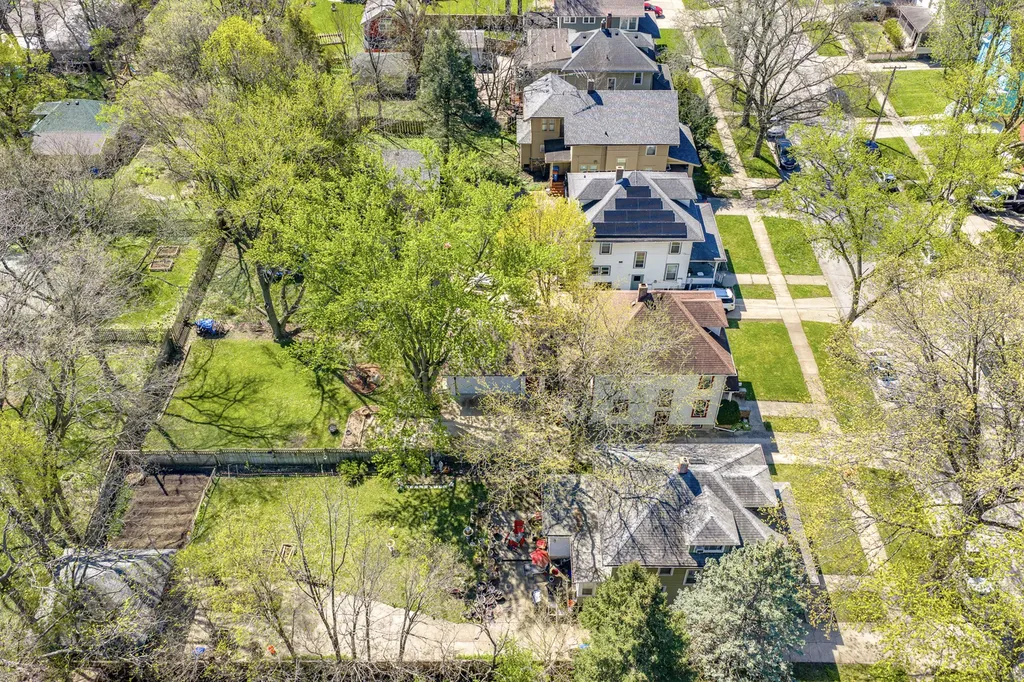 427 Grand Avenue Aurora IL 60506