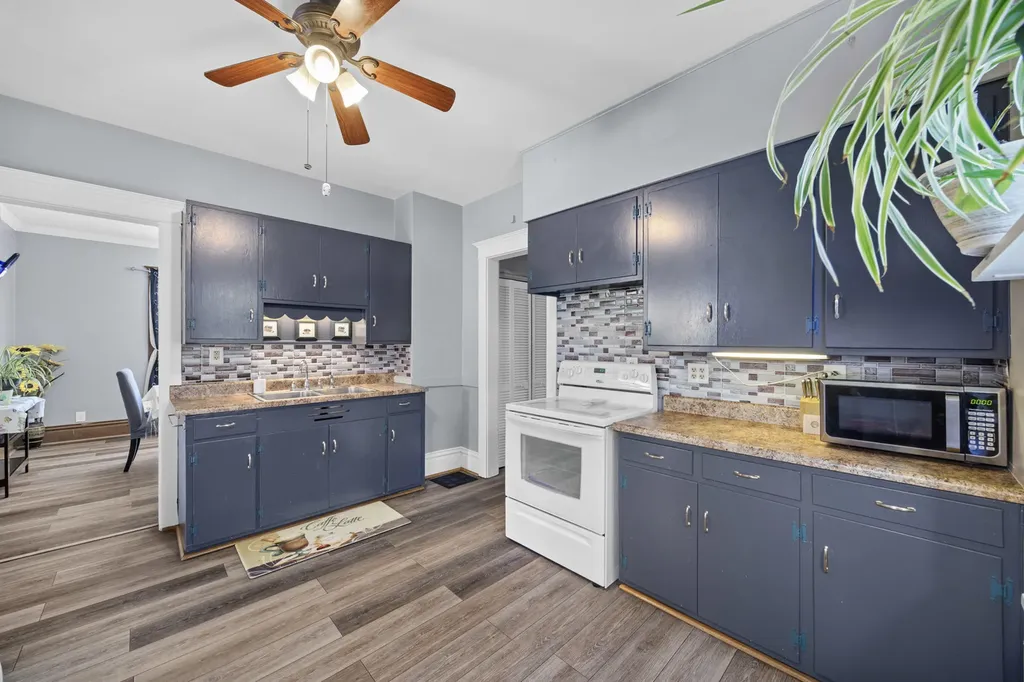 427 Grand Avenue Aurora IL 60506