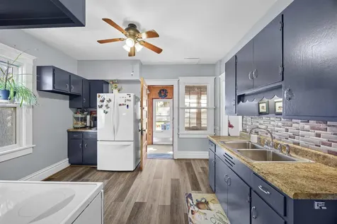 427 Grand Avenue Aurora IL 60506