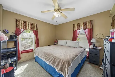 427 Grand Avenue Aurora IL 60506