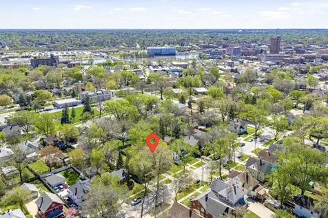 427 Grand Avenue Aurora IL 60506