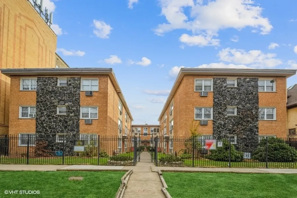 1531 West Sherwin Avenue Chicago IL 60626