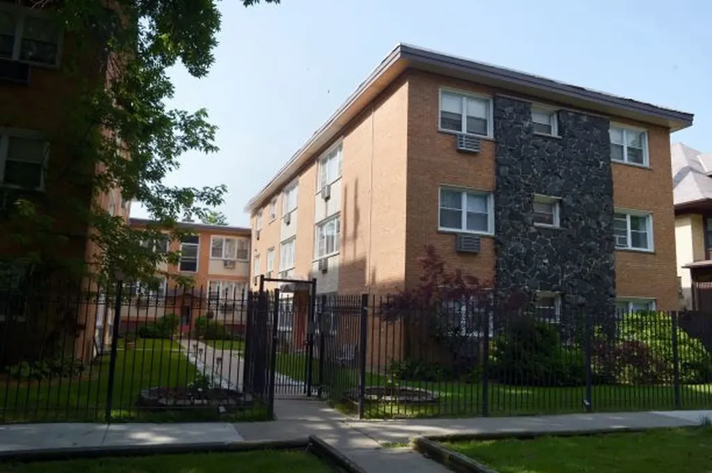 1531 West Sherwin Avenue Chicago IL 60626