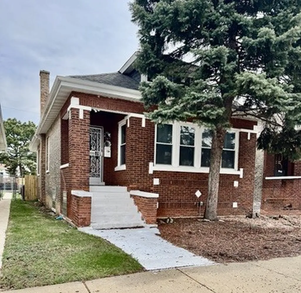 8445 South May Street Chicago IL 60620