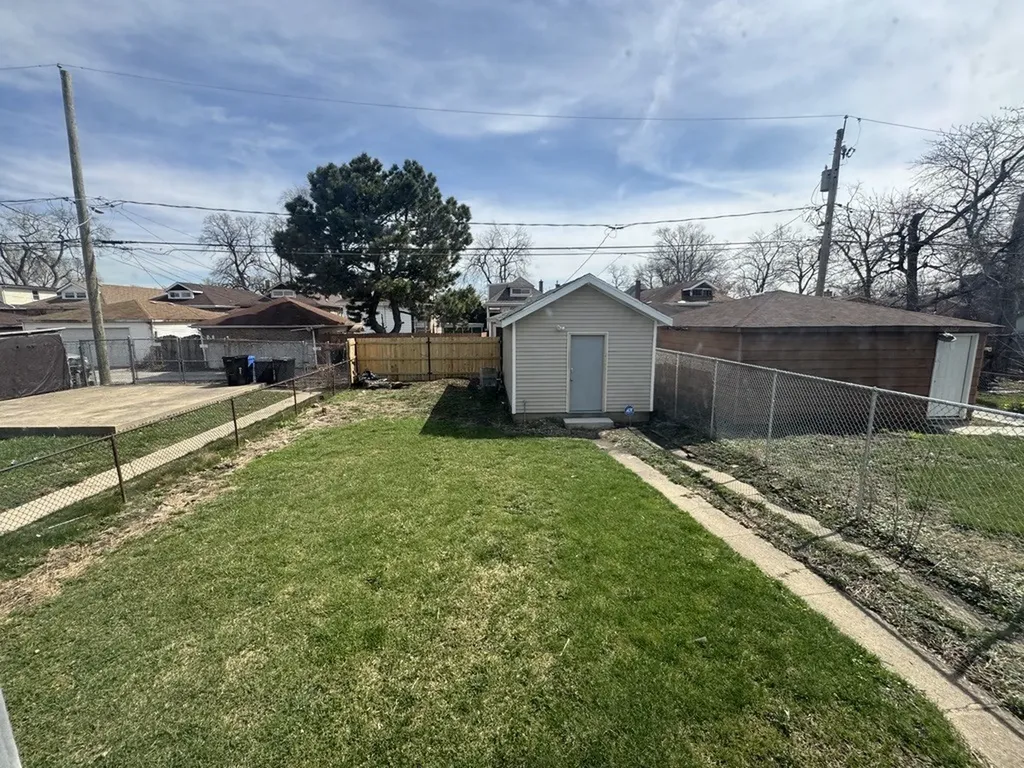 8445 South May Street Chicago IL 60620