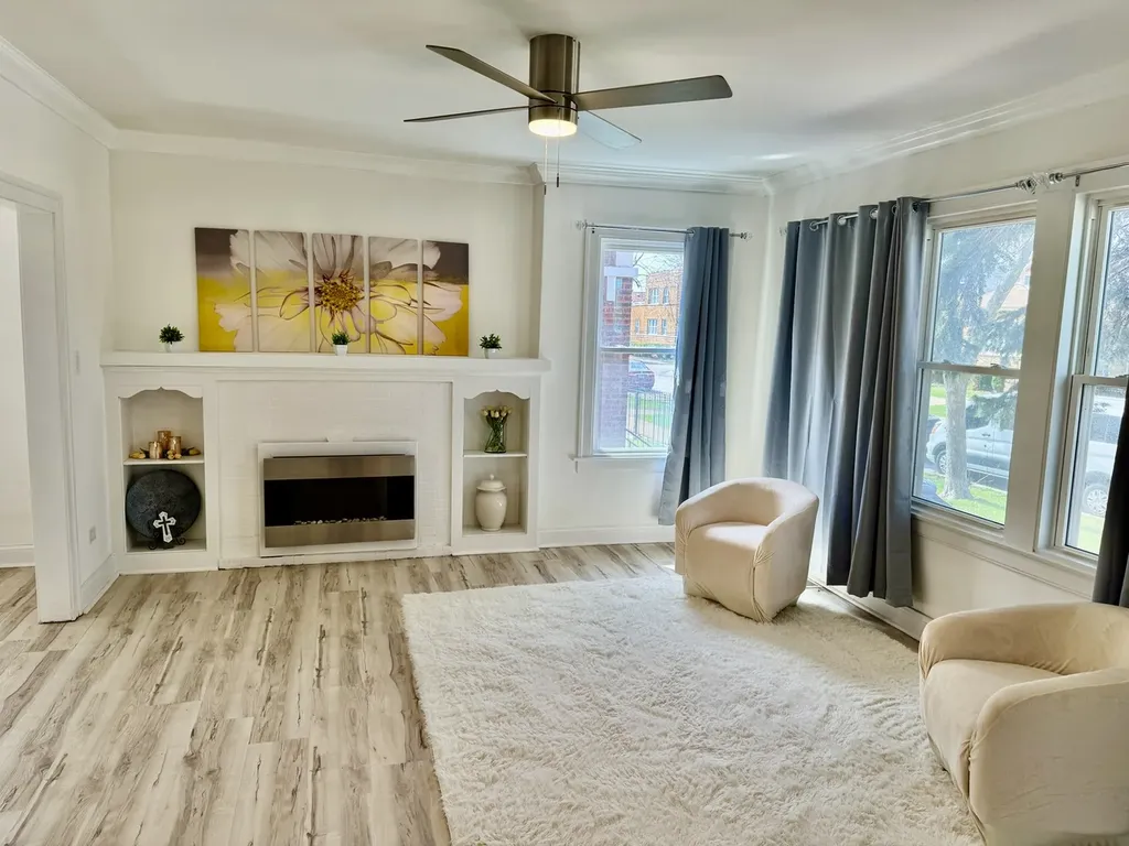 8445 South May Street Chicago IL 60620