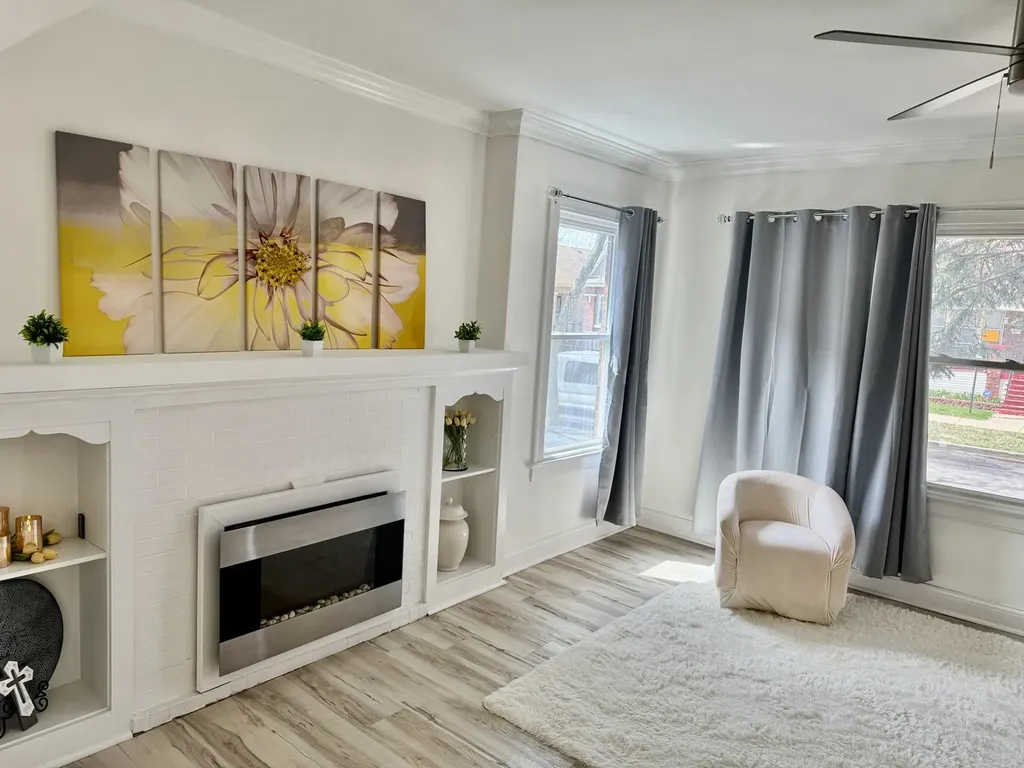 8445 South May Street Chicago IL 60620