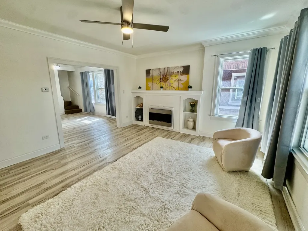 8445 South May Street Chicago IL 60620