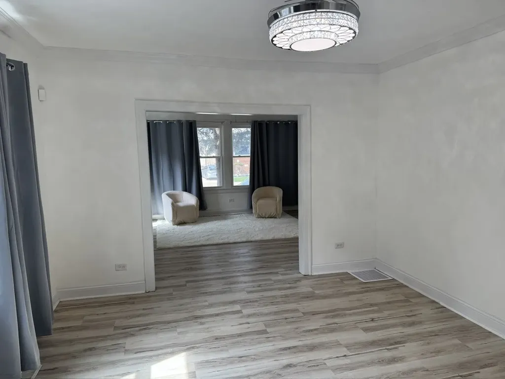 8445 South May Street Chicago IL 60620