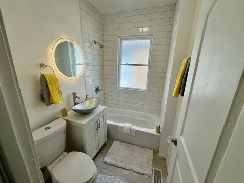 8445 South May Street Chicago IL 60620
