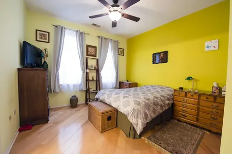 2933 North Clybourn Avenue Chicago IL 60618