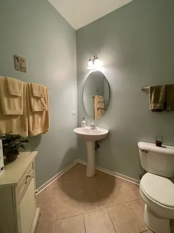 2933 North Clybourn Avenue Chicago IL 60618