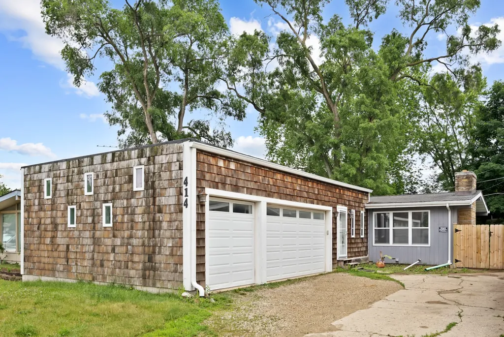 414 East Liberty Street Wauconda IL 60084