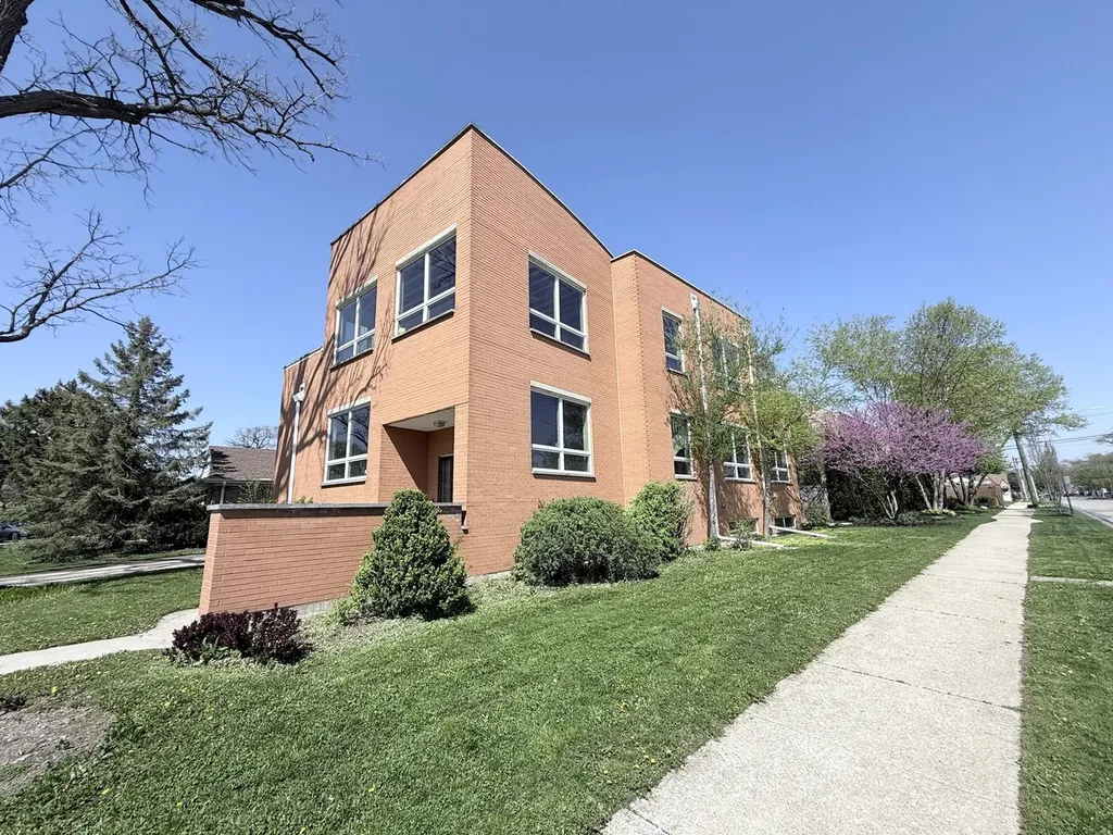 2201 North 77th Avenue Elmwood Park IL 60707