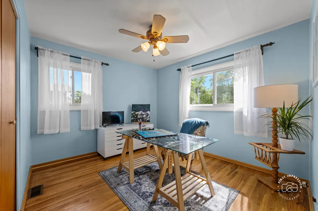 2S545 Lloyd Avenue Lombard IL 60148