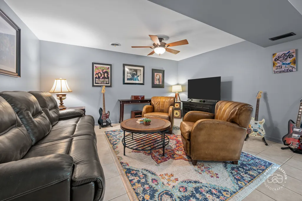 2S545 Lloyd Avenue Lombard IL 60148