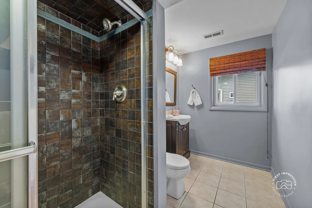 2S545 Lloyd Avenue Lombard IL 60148