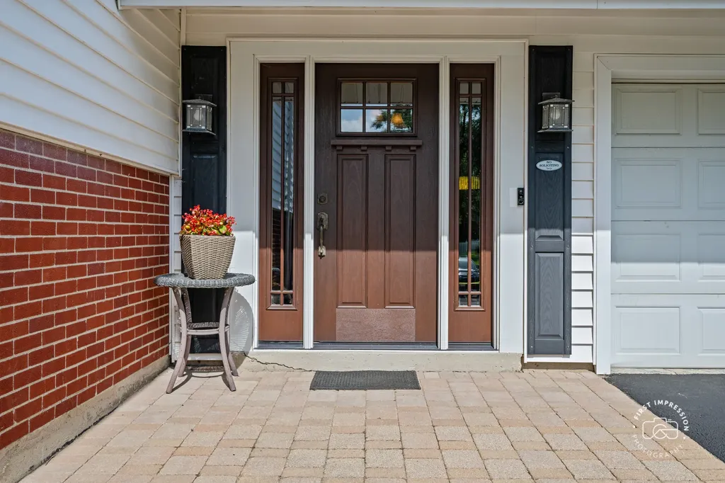 2S545 Lloyd Avenue Lombard IL 60148