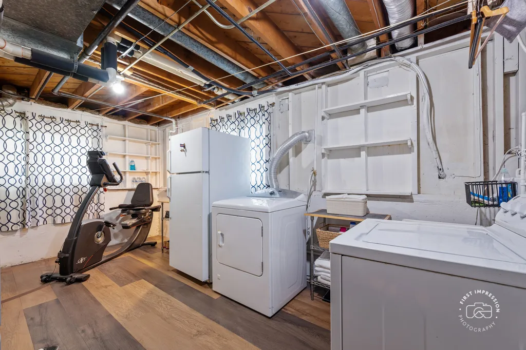 2S545 Lloyd Avenue Lombard IL 60148