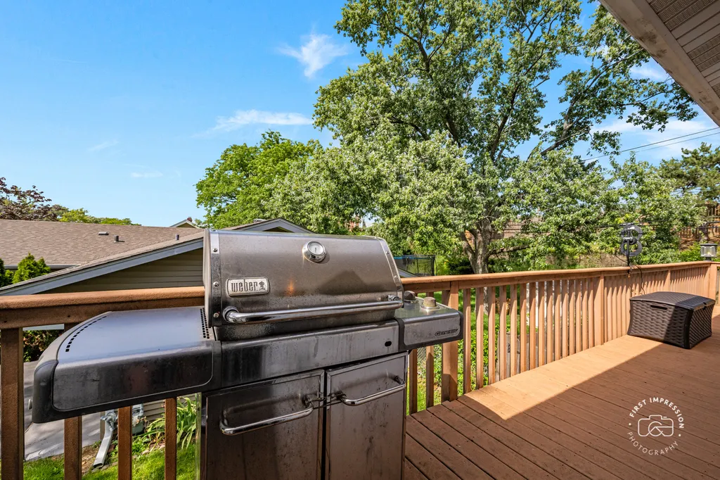 2S545 Lloyd Avenue Lombard IL 60148