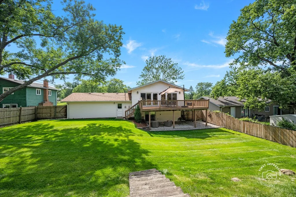 2S545 Lloyd Avenue Lombard IL 60148