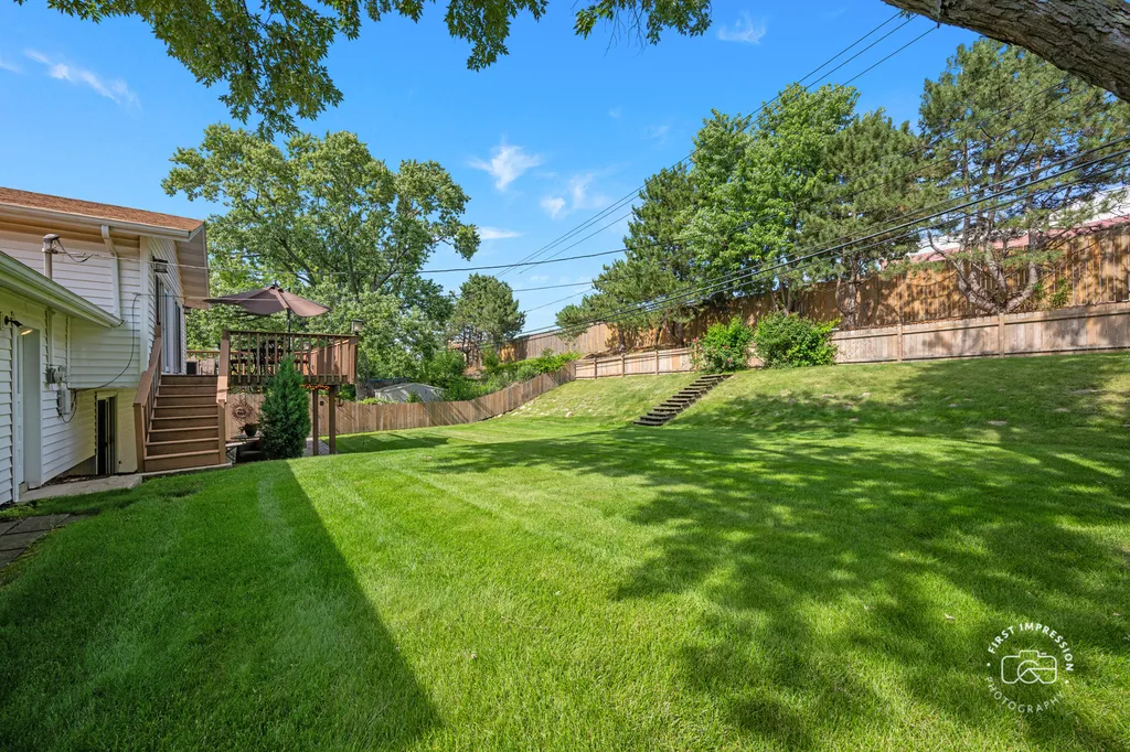 2S545 Lloyd Avenue Lombard IL 60148