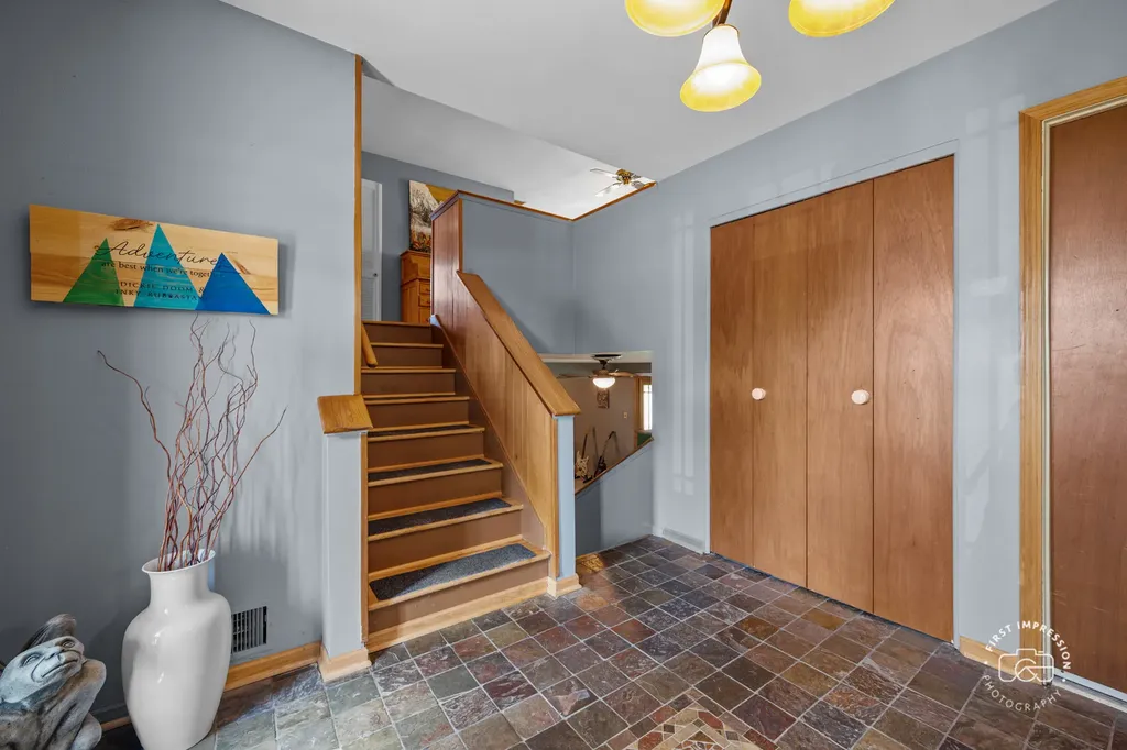 2S545 Lloyd Avenue Lombard IL 60148