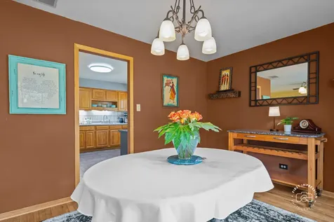2S545 Lloyd Avenue Lombard IL 60148