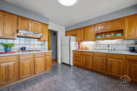 2S545 Lloyd Avenue Lombard IL 60148