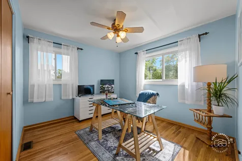 2S545 Lloyd Avenue Lombard IL 60148