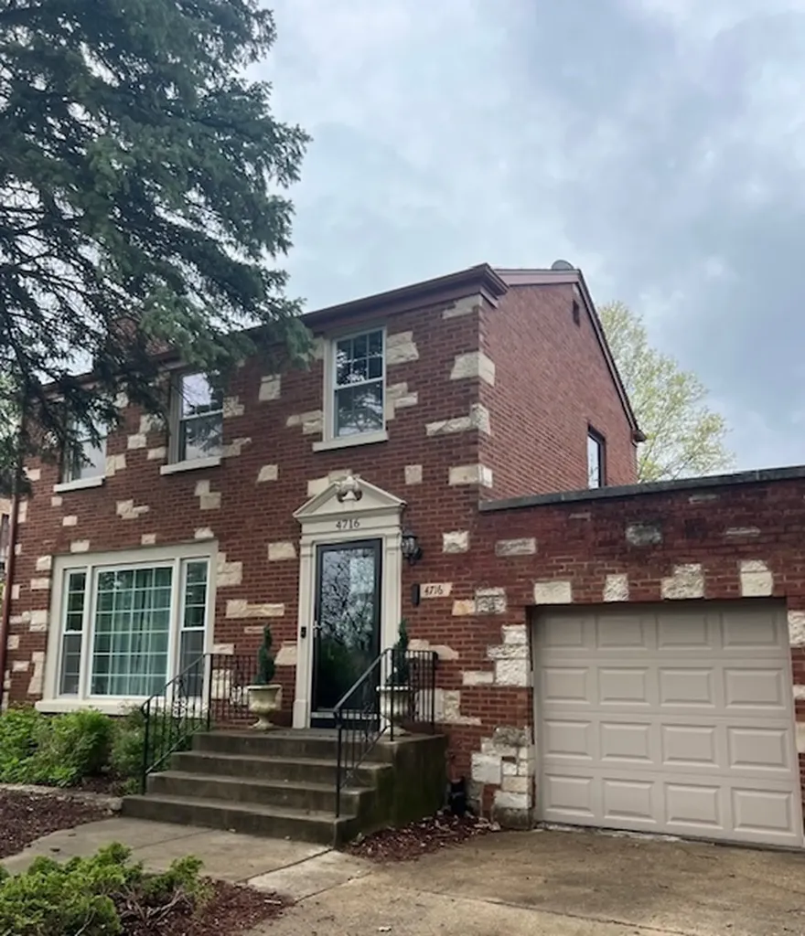 4716 Wolf Road Western Springs IL 60558