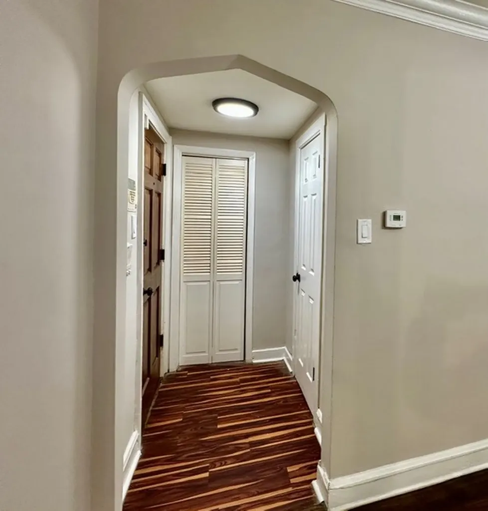 8204 South Exchange Avenue Chicago IL 60617