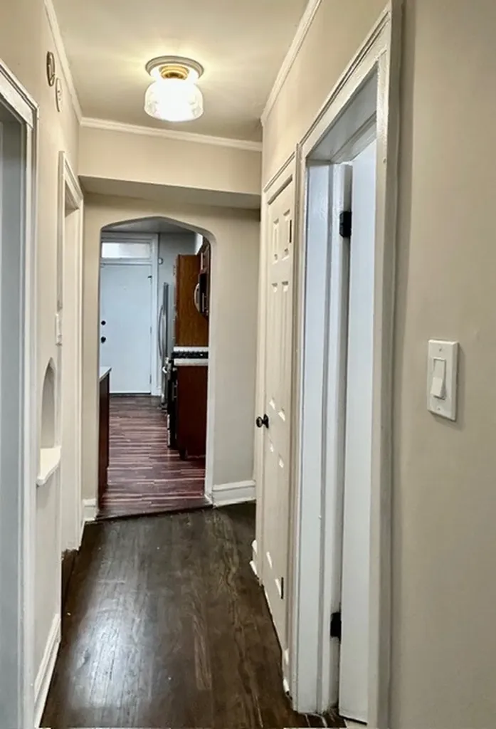 8204 South Exchange Avenue Chicago IL 60617