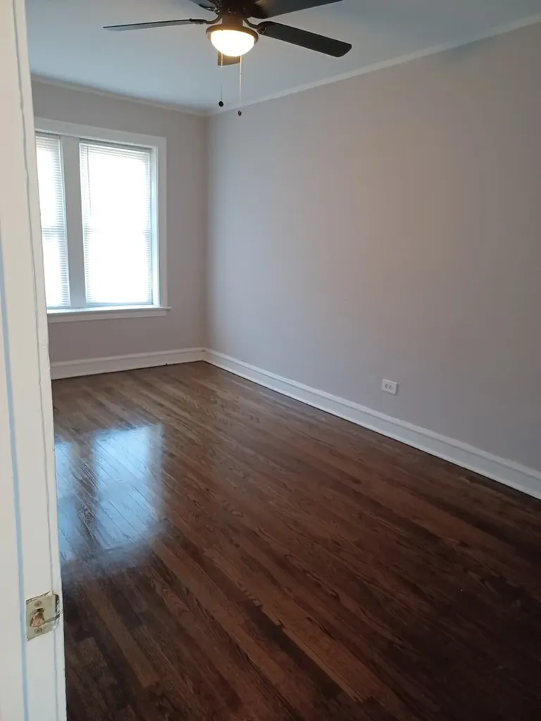 8204 South Exchange Avenue Chicago IL 60617