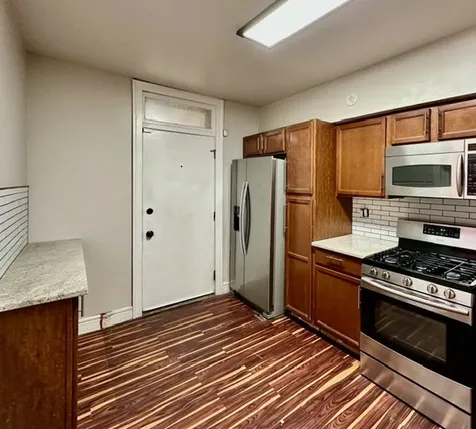 8204 South Exchange Avenue Chicago IL 60617